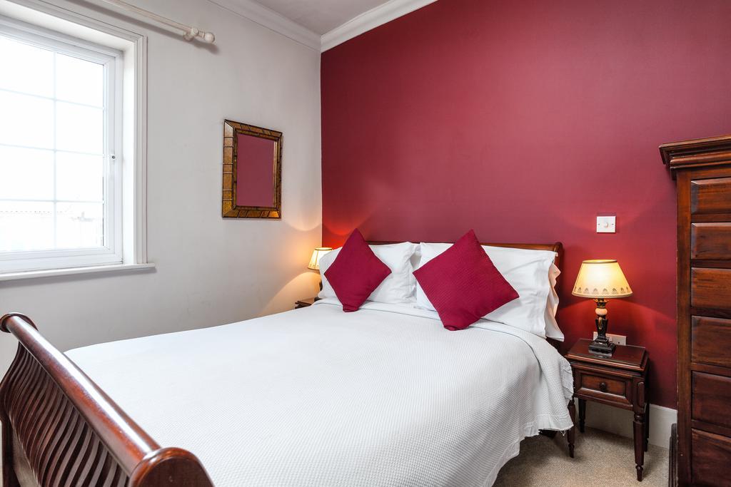 Hotel De Vie Farnham  Exteriör bild