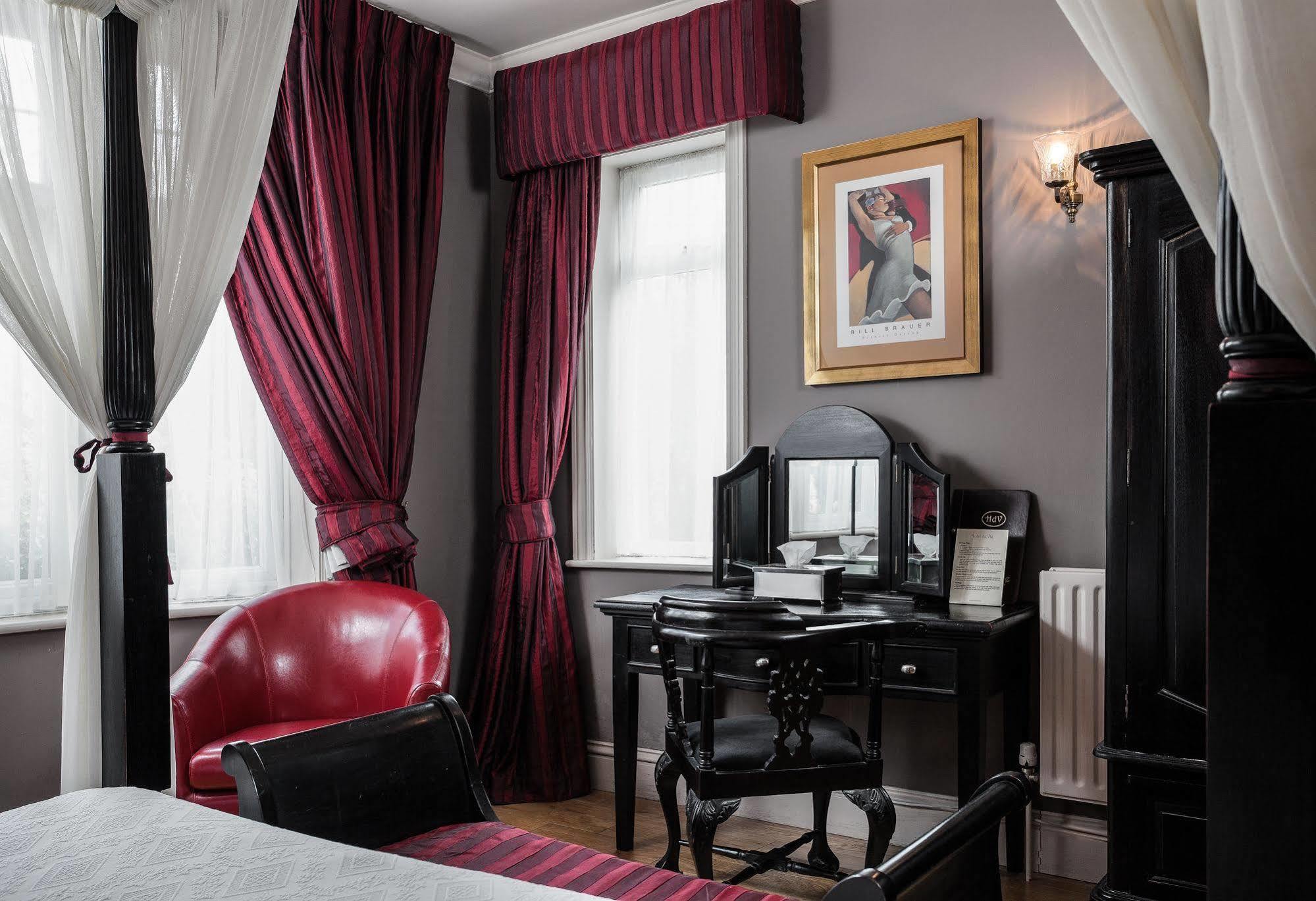Hotel De Vie Farnham  Exteriör bild